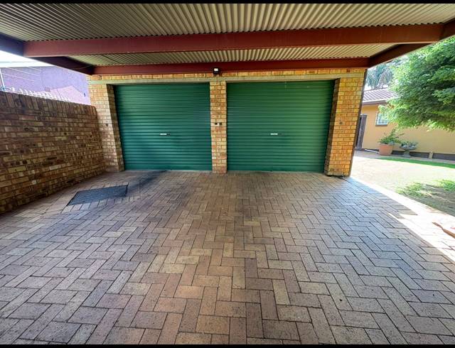3 BEDROOM HOUSE FOR SALE IN MINNEBRON